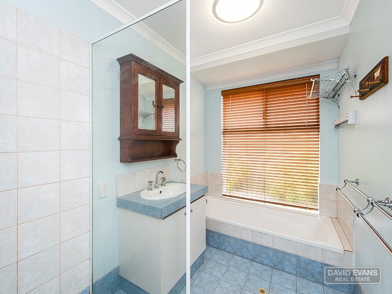 11 Trevino Drive, Port Kennedy WA 6172