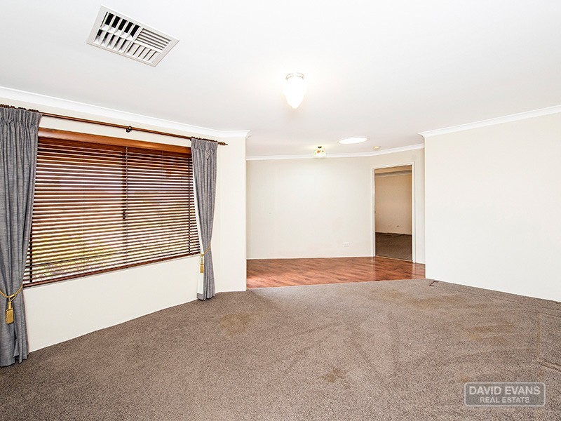 11 Trevino Drive, Port Kennedy WA 6172