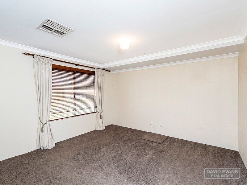 11 Trevino Drive, Port Kennedy WA 6172