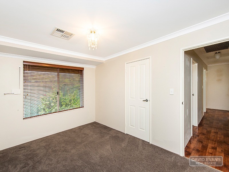 11 Trevino Drive, Port Kennedy WA 6172