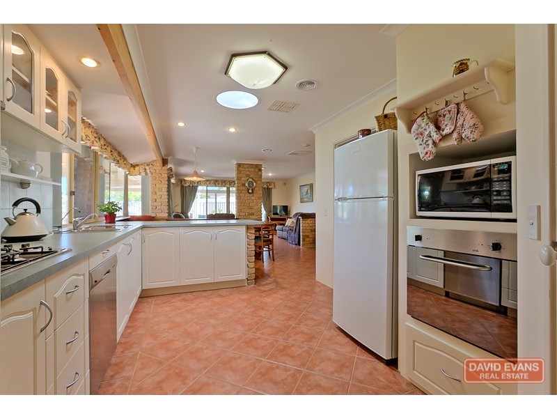 10 Chancery Court, Port Kennedy WA 6172