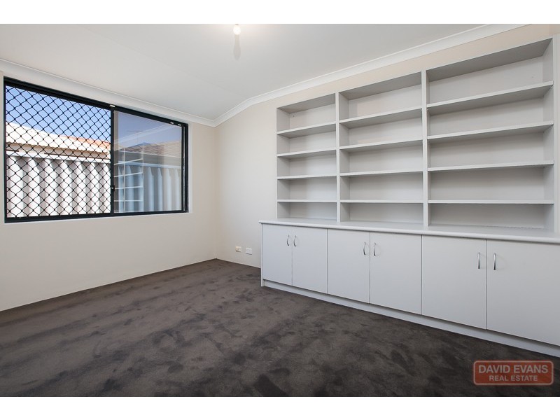 71 Chelmsford Avenue, Port Kennedy WA 6172