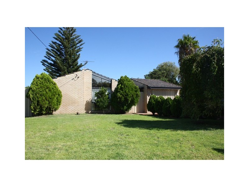 84 Seabrook Avenue, Rockingham WA 6168