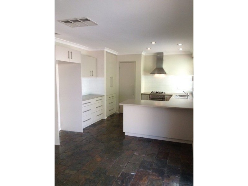 84 Seabrook Avenue, Rockingham WA 6168