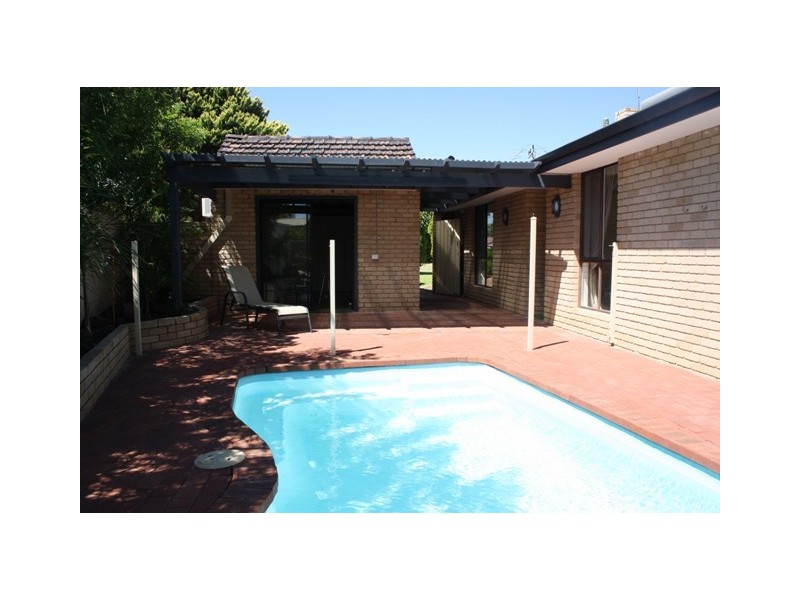 84 Seabrook Avenue, Rockingham WA 6168