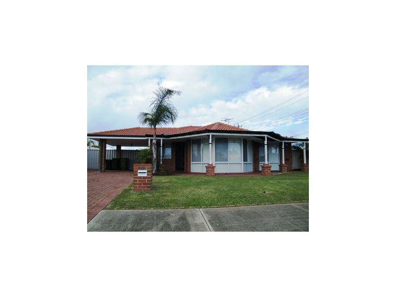 33 Raeside Crescent, Cooloongup WA 6168