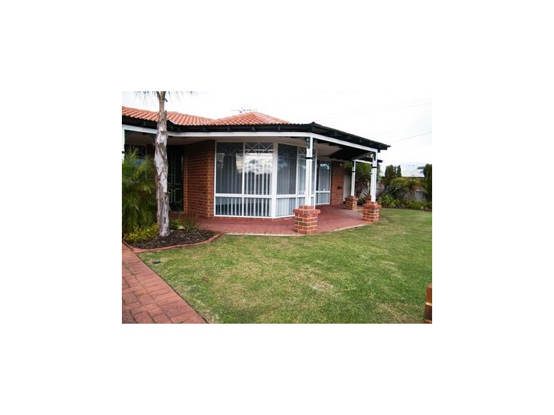 33 Raeside Crescent, Cooloongup WA 6168