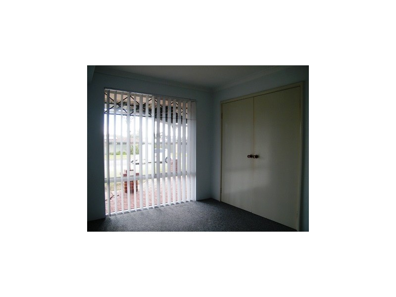 33 Raeside Crescent, Cooloongup WA 6168