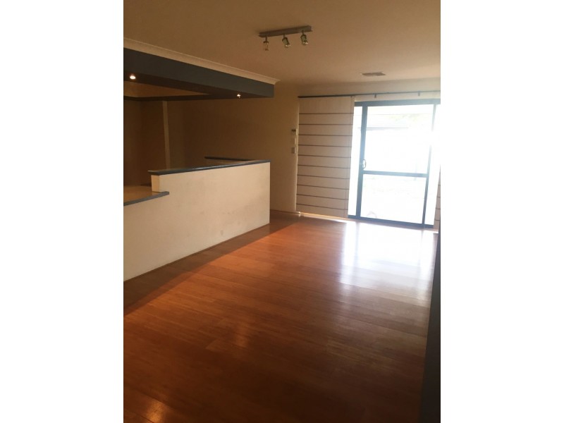 1 Edgbaston Crescent, Port Kennedy WA 6172