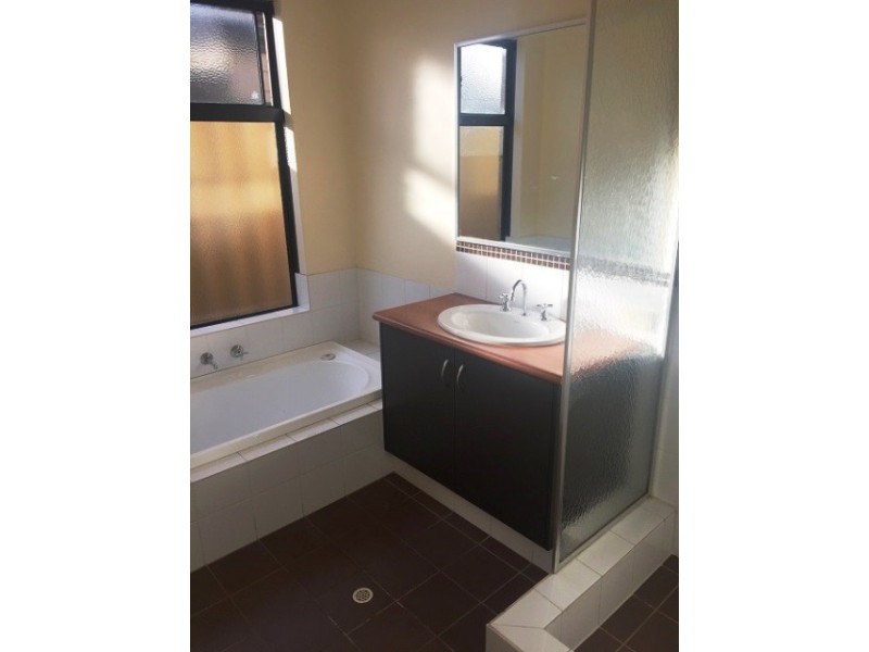 1 Edgbaston Crescent, Port Kennedy WA 6172