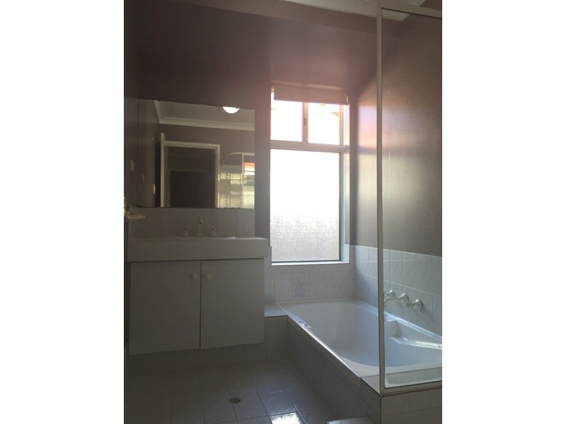 6 Kentia Close, Warnbro WA 6169