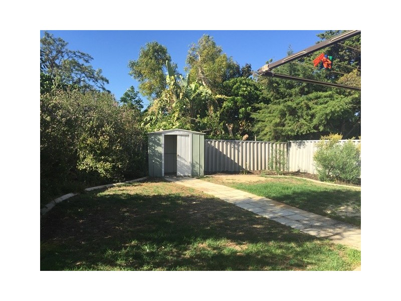 6 Kentia Close, Warnbro WA 6169