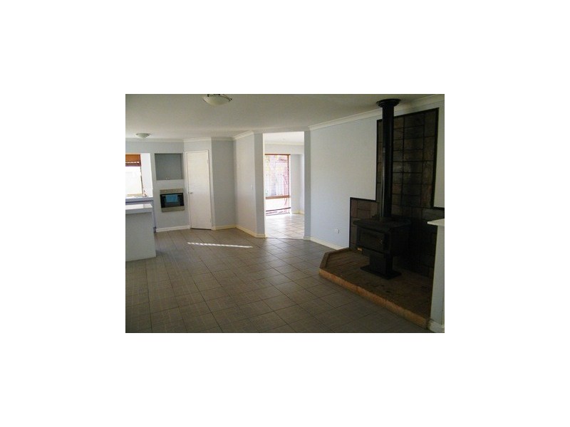 38 Porter Gardens, Leda WA 6170