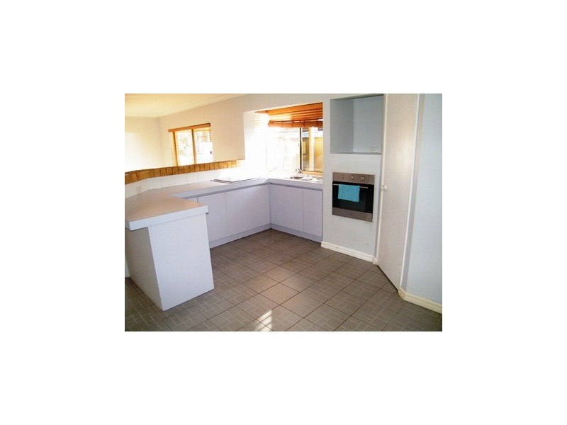 38 Porter Gardens, Leda WA 6170