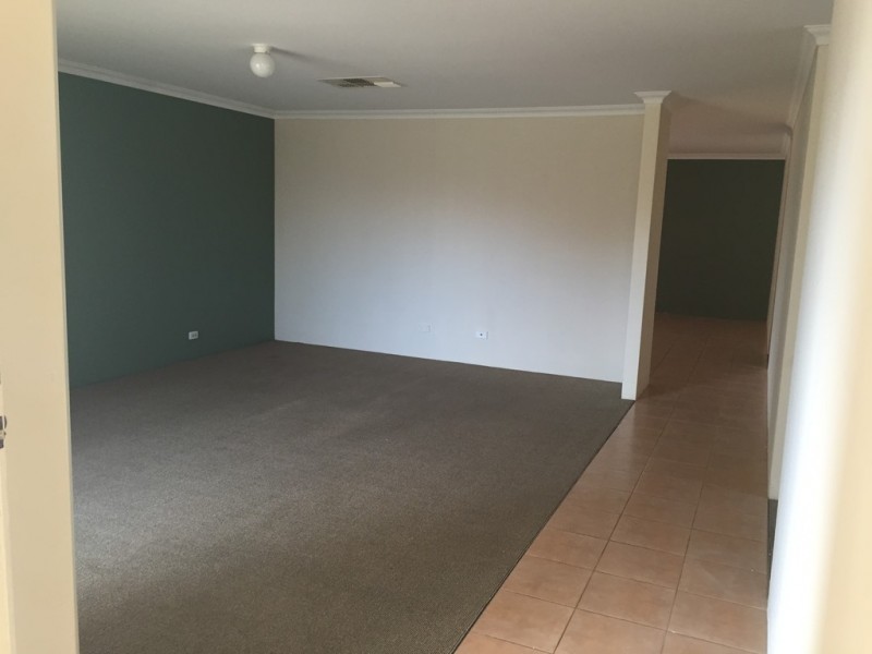 5 Oxenholme Way, Waikiki WA 6169