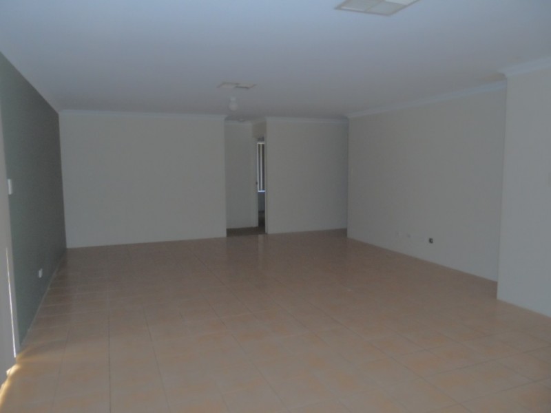 5 Oxenholme Way, Waikiki WA 6169