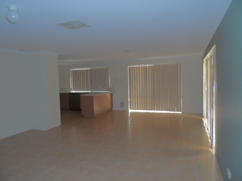 5 Oxenholme Way, Waikiki WA 6169