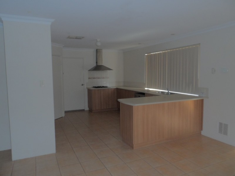 5 Oxenholme Way, Waikiki WA 6169