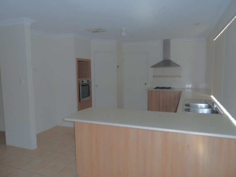 5 Oxenholme Way, Waikiki WA 6169