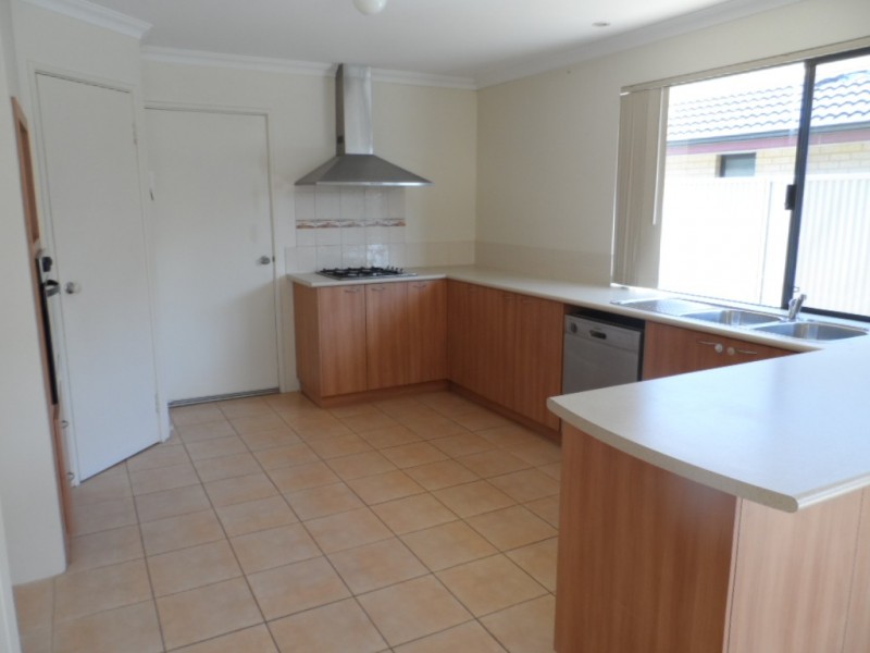 5 Oxenholme Way, Waikiki WA 6169