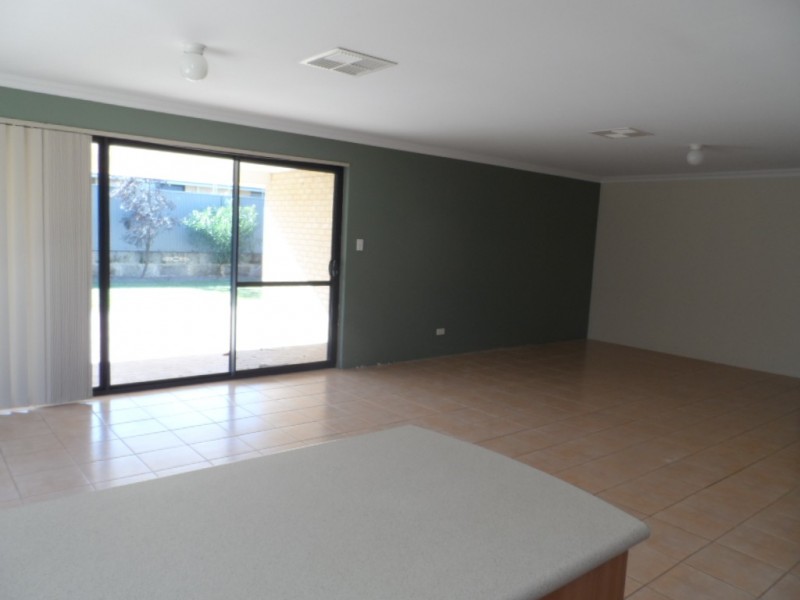 5 Oxenholme Way, Waikiki WA 6169