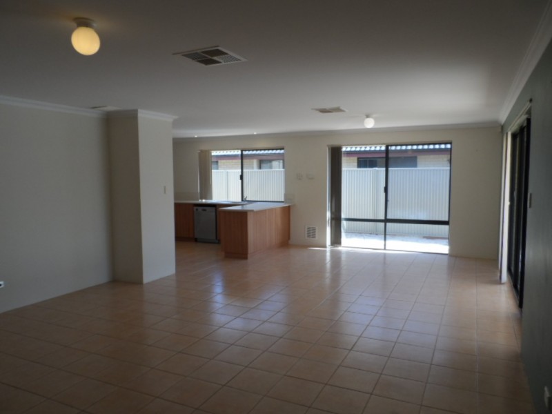 5 Oxenholme Way, Waikiki WA 6169