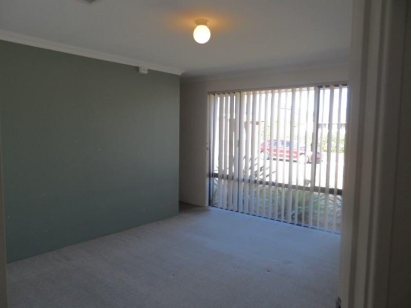 5 Oxenholme Way, Waikiki WA 6169
