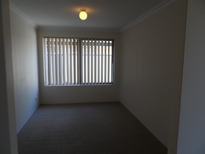 5 Oxenholme Way, Waikiki WA 6169