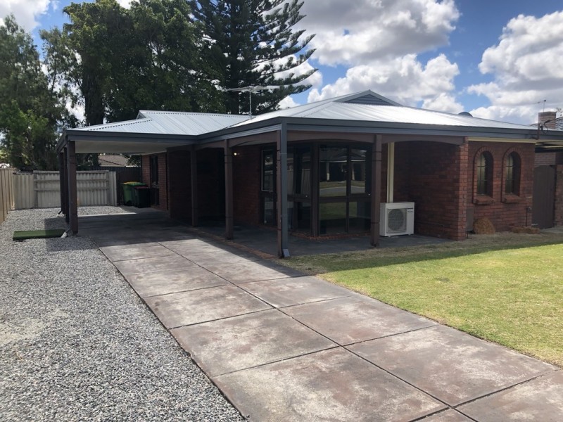 18 Axminster Street, Warnbro WA 6169