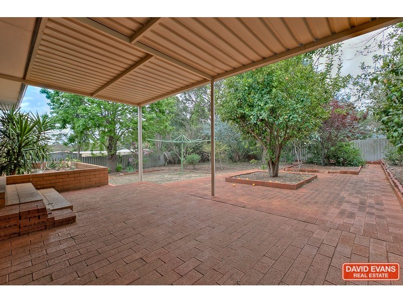 9 Richard Place, Orelia WA 6167