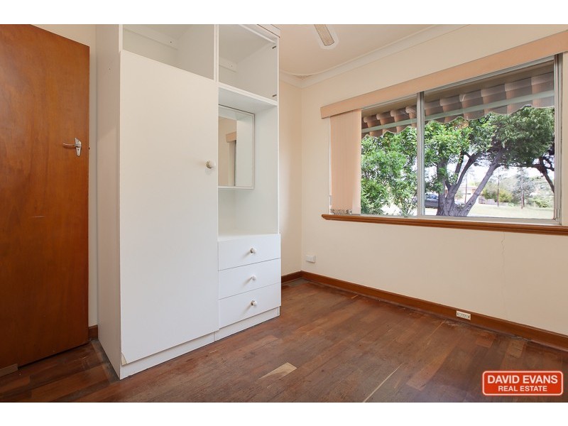 9 Richard Place, Orelia WA 6167