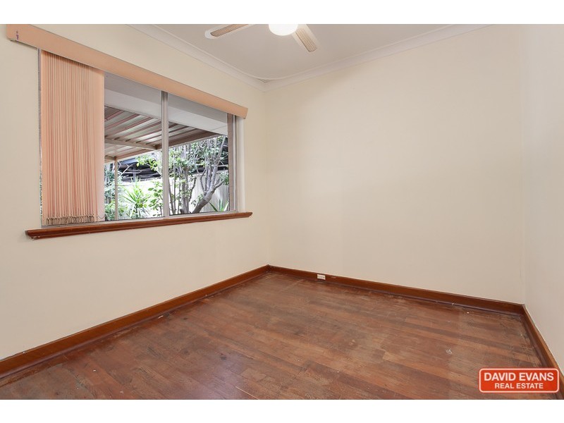 9 Richard Place, Orelia WA 6167