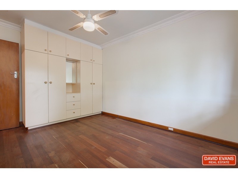 9 Richard Place, Orelia WA 6167