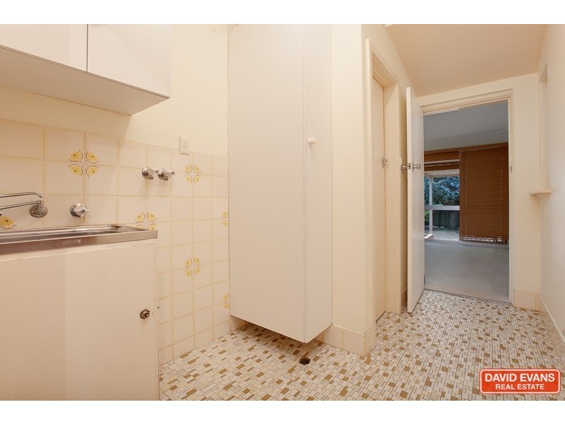 9 Richard Place, Orelia WA 6167