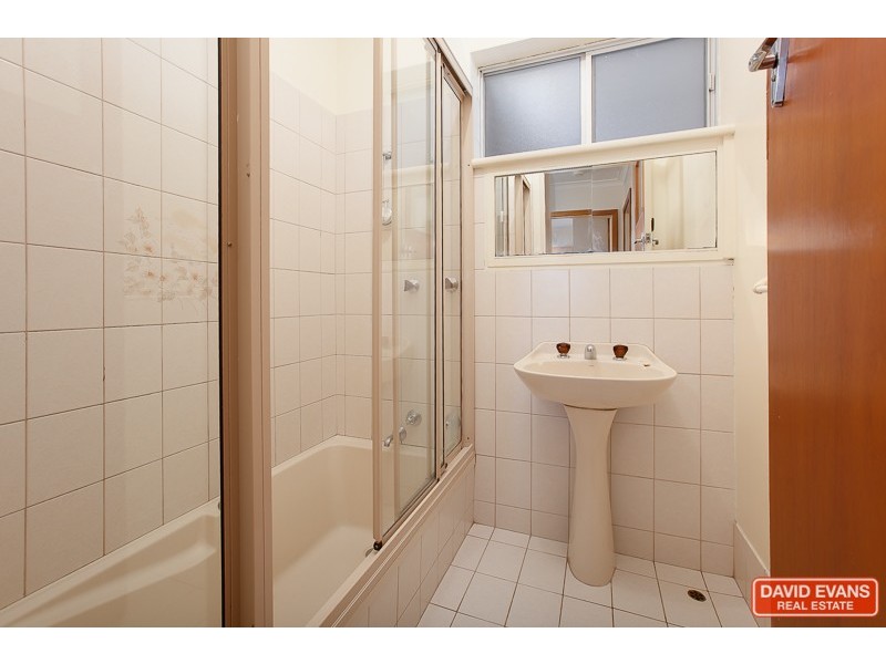 9 Richard Place, Orelia WA 6167