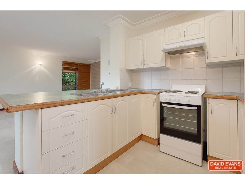 9 Richard Place, Orelia WA 6167