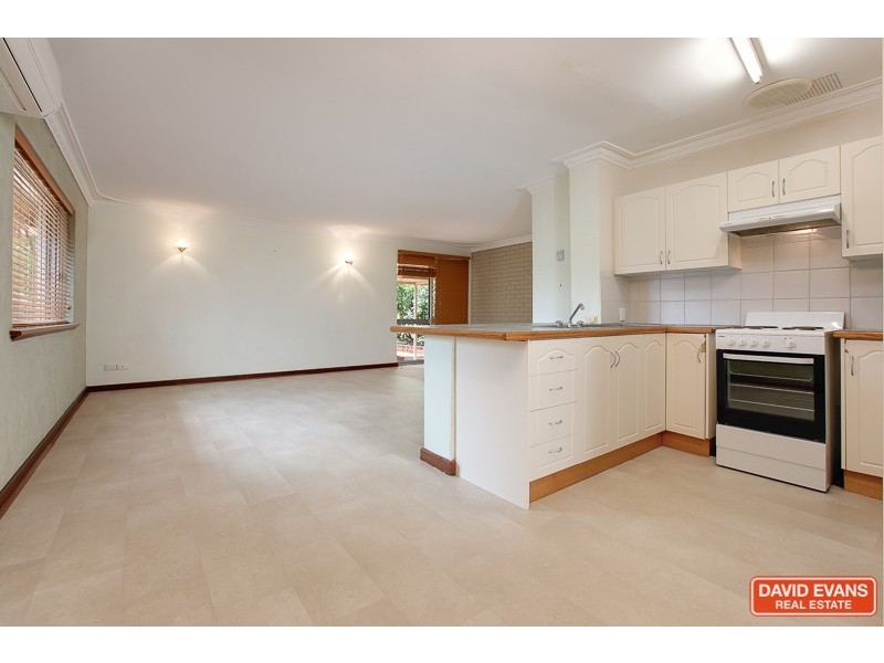 9 Richard Place, Orelia WA 6167