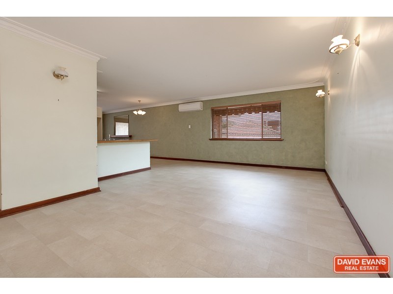 9 Richard Place, Orelia WA 6167