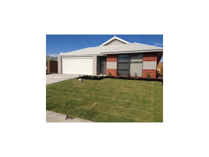 8 Aventurine Parade, Wellard WA 6170