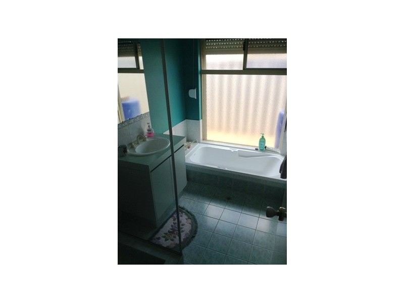 3 Minigwal Loop, Waikiki WA 6169