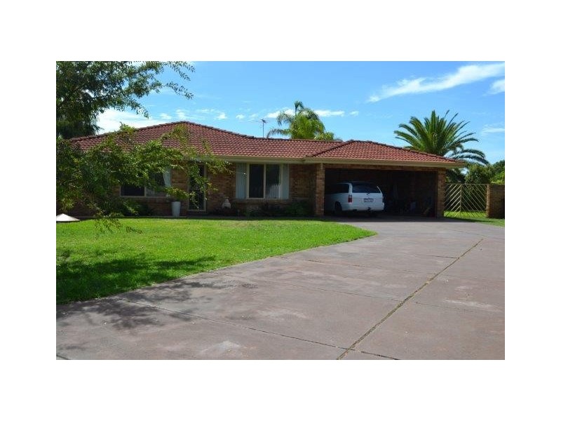 4 Columbus Court, Port Kennedy WA 6172