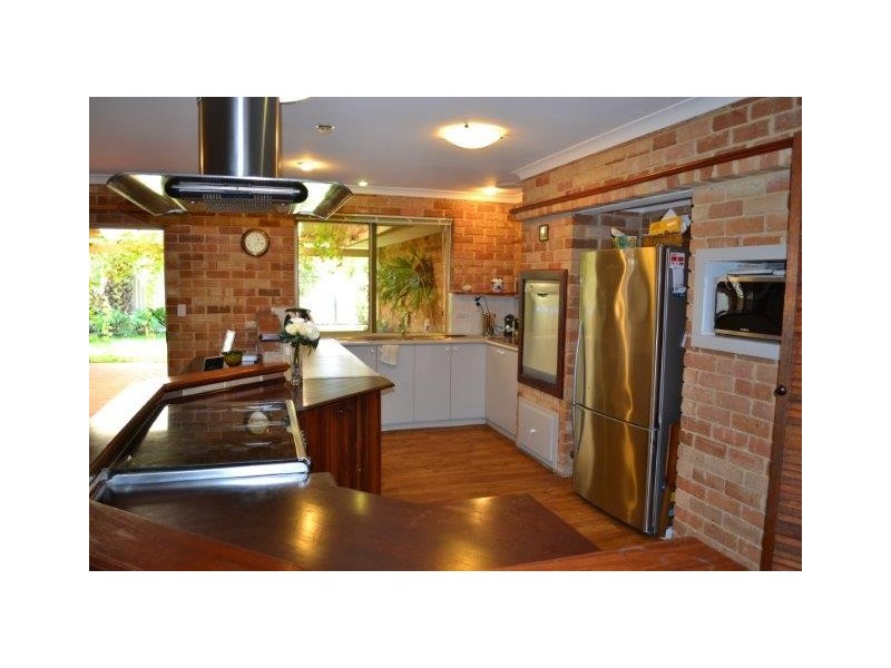 4 Columbus Court, Port Kennedy WA 6172