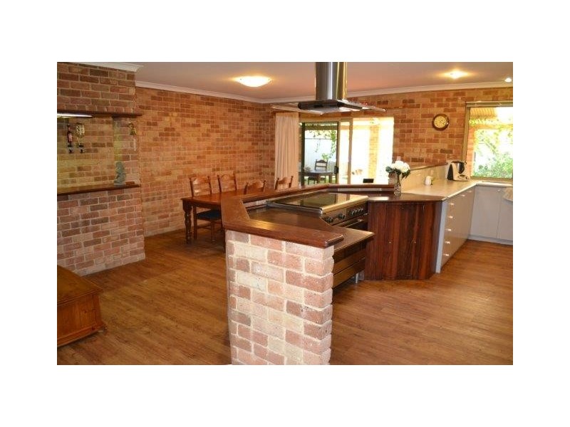 4 Columbus Court, Port Kennedy WA 6172