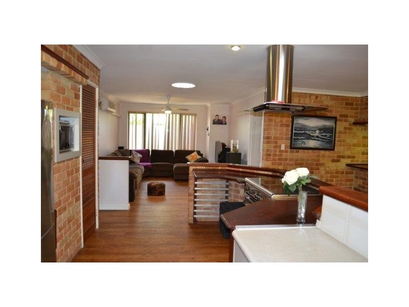 4 Columbus Court, Port Kennedy WA 6172