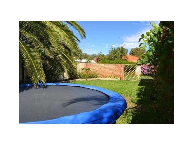 4 Columbus Court, Port Kennedy WA 6172