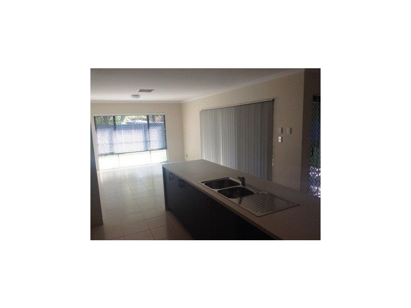 2B Snook Crescent, Hilton WA 6163