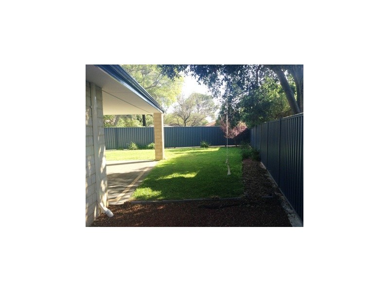 2B Snook Crescent, Hilton WA 6163