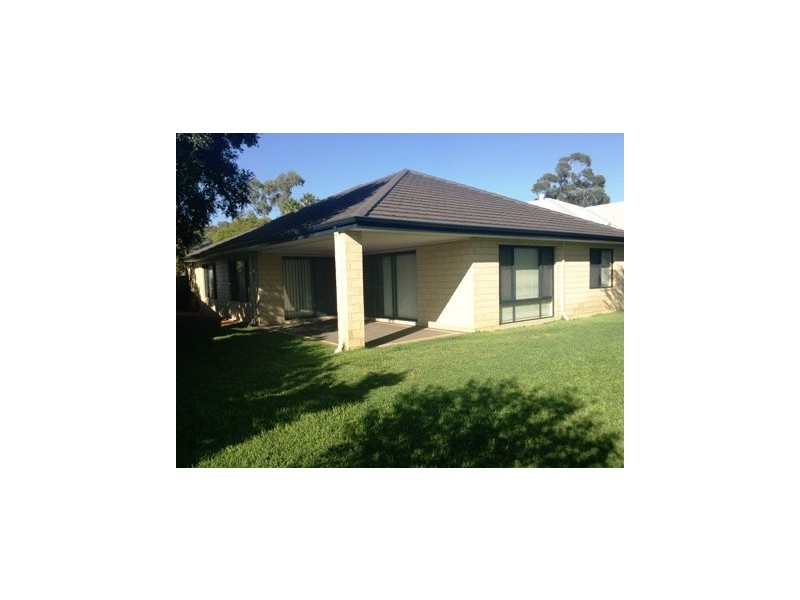 2B Snook Crescent, Hilton WA 6163