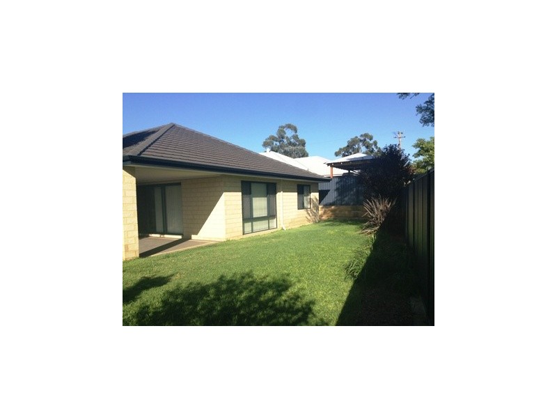 2B Snook Crescent, Hilton WA 6163