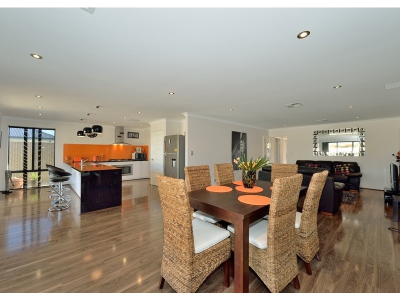 27 Buttermere Approach, Waikiki WA 6169
